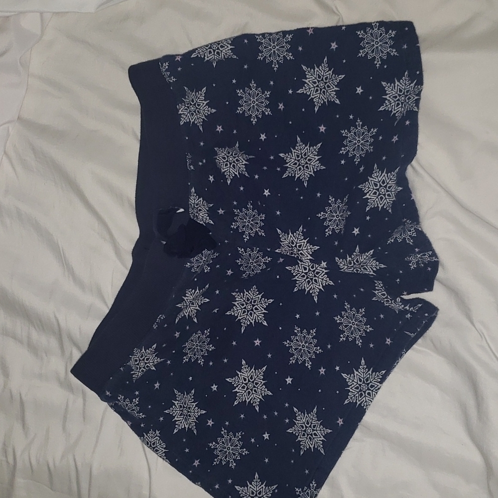 Nautica Blue Pajama shorts with snowflakes 3/$15 - Picture 1 of 4